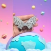 Butterfly-shaped hair combs are fashionable and cute. The ladies' combs are smooth and won't damage the hair Application Scenario